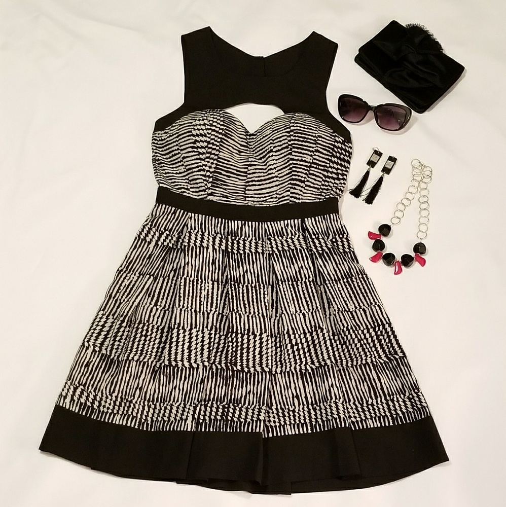Black and White Guess dress